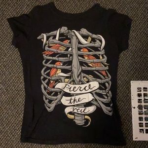 Tultex Medium pierce the vail black t shirt